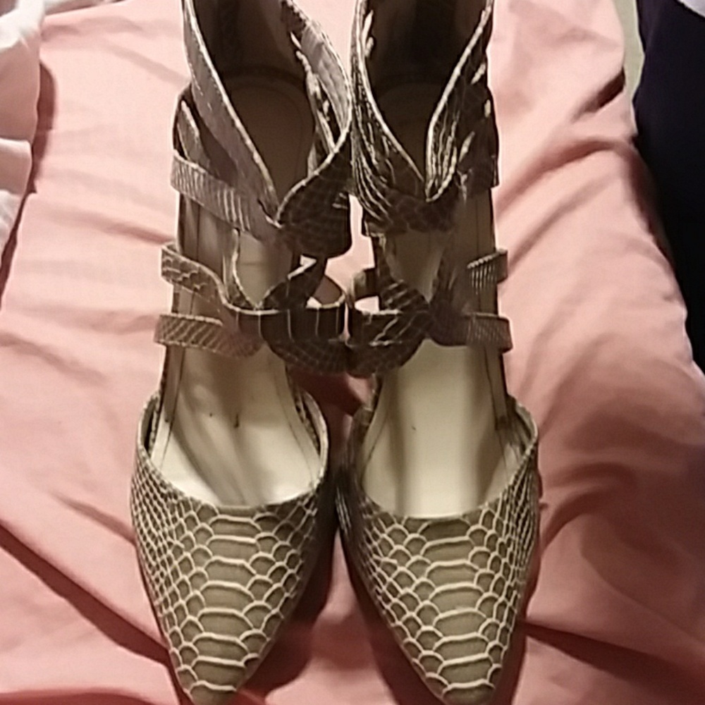 Women high heel shoes by Ann Michelle size10